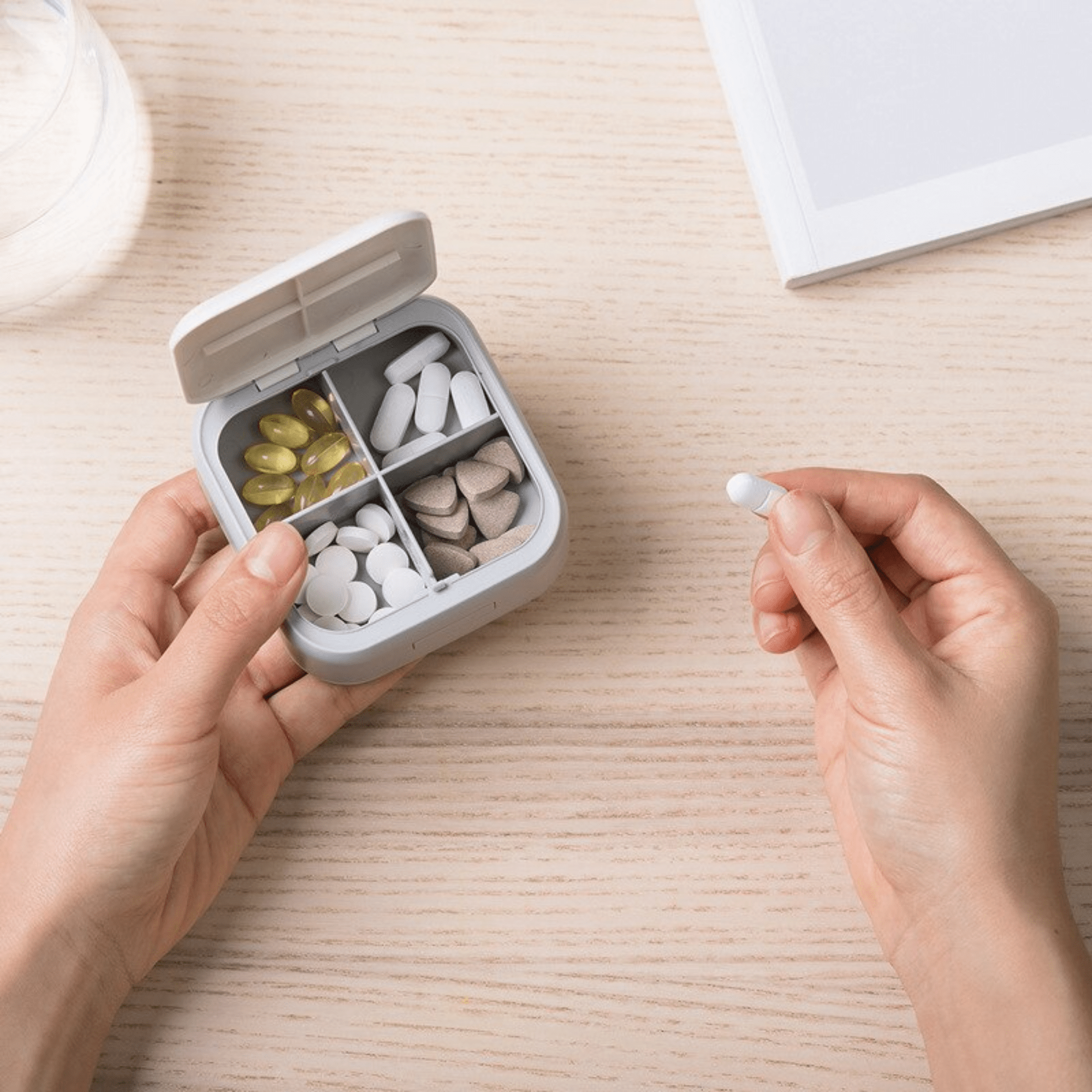 Multi-Functional Compact BPA-Free Medicine Storage Box with 4 Compartments