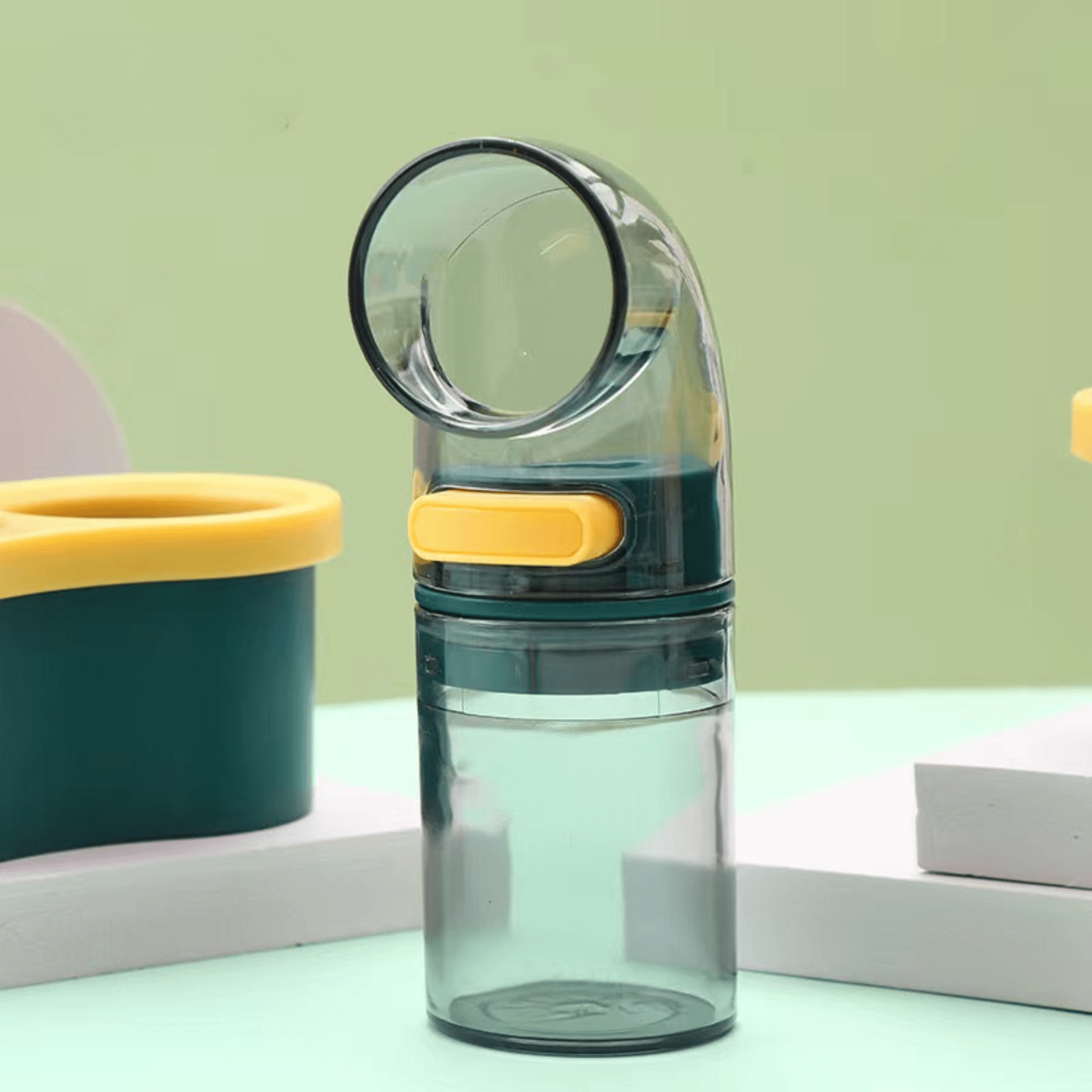 Transparent Plastic Seasoning Jar with Press Button Salt Dispenser