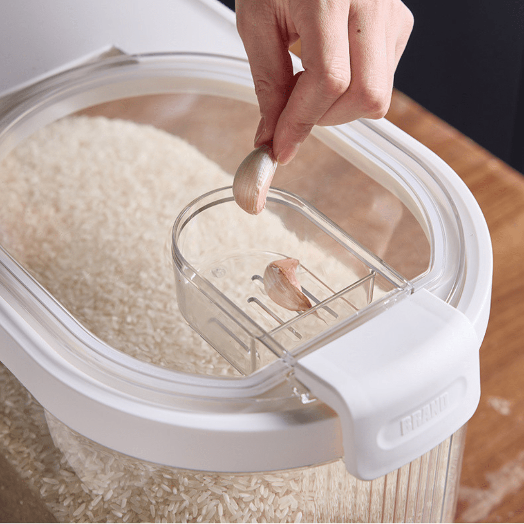 Sealed Rice Storage Container with Measuring Cup & Wheels(7Kg)