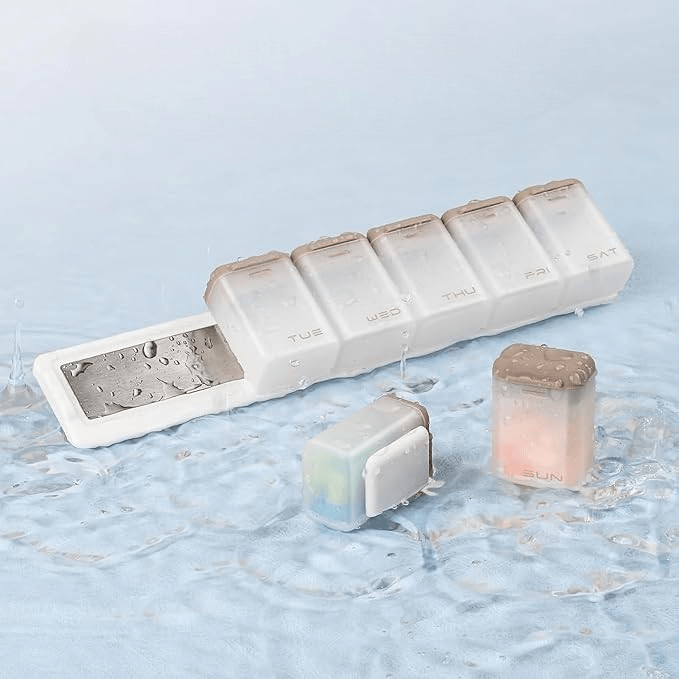 Magnetic Weekly Pill Organizer with 7 Removable Compartments(Pack of 1)